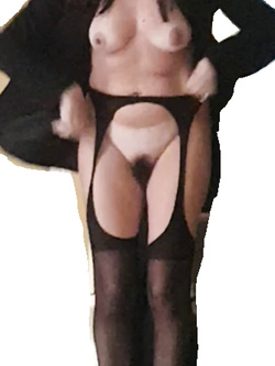 MILF DARIA WIFE IN BLACK Foto Porno AmaPorn