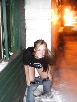 Ragazze ubriache pisciano N.2