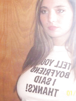 Bella topa tettona si autofotografa nuda