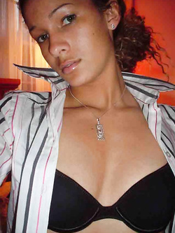 Ragazza brasiliana occhi verdi