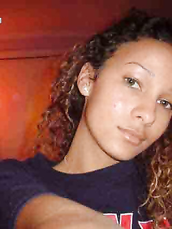 Ragazza brasiliana occhi verdi