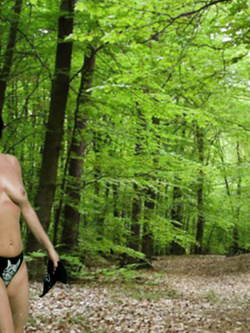 Troia matura esibizionista