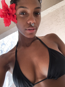 Selfie di una super figona mulatta