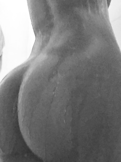 Selfie di una super figona mulatta