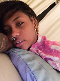 Selfie di una super figona mulatta