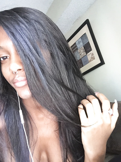 Selfie di una super figona mulatta