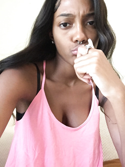 Selfie di una super figona mulatta