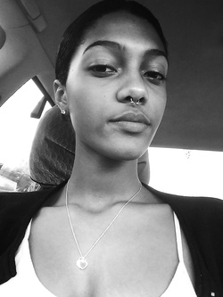 Selfie di una super figona mulatta