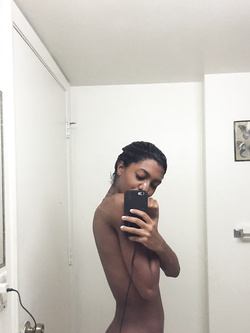 Selfie di una super figona mulatta