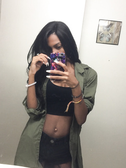 Selfie di una super figona mulatta