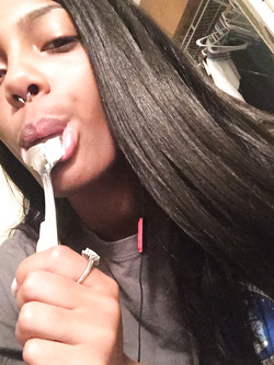 Selfie di una super figona mulatta