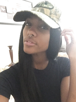 Selfie di una super figona mulatta