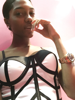 Selfie di una super figona mulatta