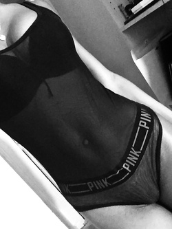 Selfie di una super figona mulatta