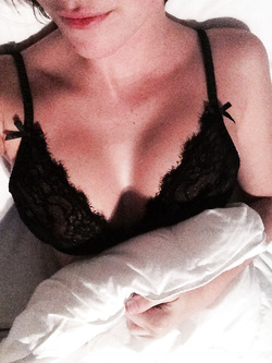 Autoscatti amatoriali sexy di una 18 enne