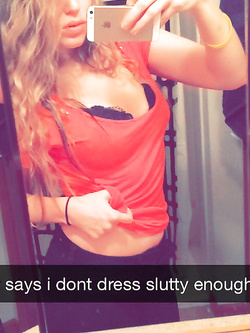 Selfie di una troietta inglese tettona