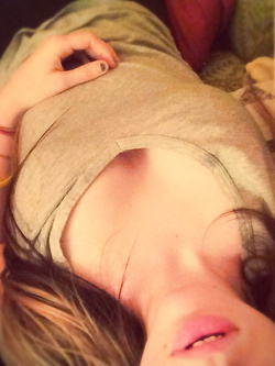 Selfie di una troietta inglese tettona