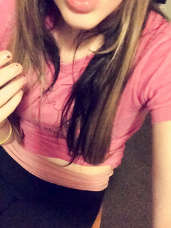 Selfie di una troietta inglese tettona