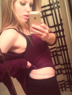 Selfie di una troietta inglese tettona