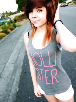 Autoscatti hot di una 19enne in lingerie