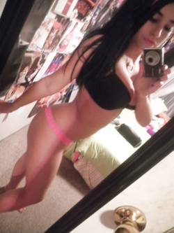 Selfie di una 18enne fighissima