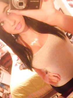 Selfie di una 18enne fighissima