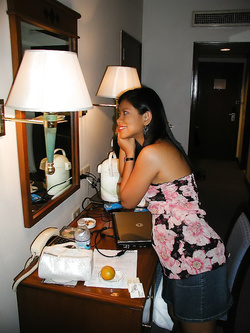 Foto troietta vietnamita nuda