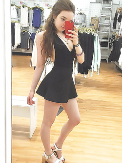 Foto porno di Whatsapp di una 18enne