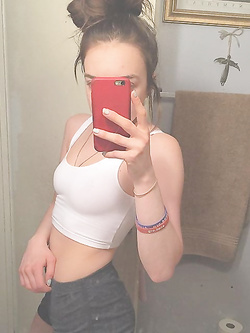 Foto porno di Whatsapp di una 18enne