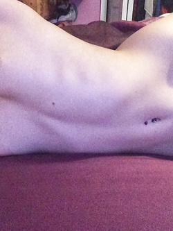 Foto di una 19enne rubate da Whatsapp