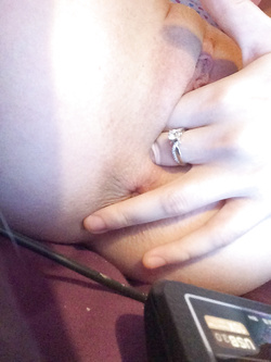 Foto di una 19enne rubate da Whatsapp