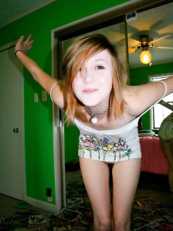 Foto di una teen esibizionista