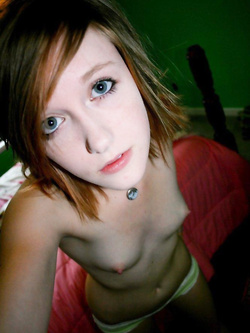 Foto di una teen esibizionista