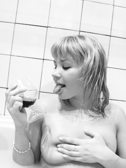 Selfie hot si una venere bionda