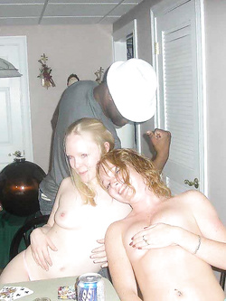 Ragazze ubriache ai party