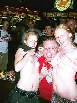 Ragazze ubriache ai party