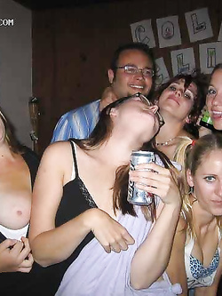 Ragazze ubriache ai party