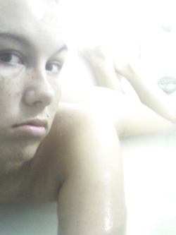 Selfie hot di una puttanella tedesca