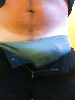 Ragazzo bull si diverte a fotografarsi (about me)