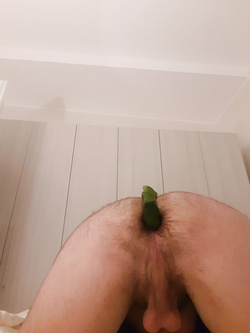 Io e il cetriolo...in mancanza di altro...