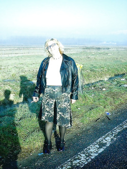 Mia moglie,  la vacca, festeggia a modo suo l'arrivo della primavera