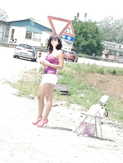 Adriana puttana sulla strada