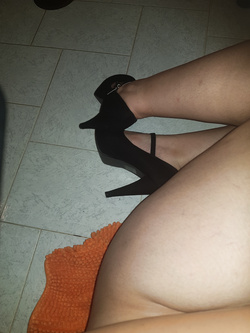 Adoro fare la troia con i tacchi!