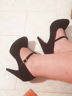 Adoro fare la troia con i tacchi!