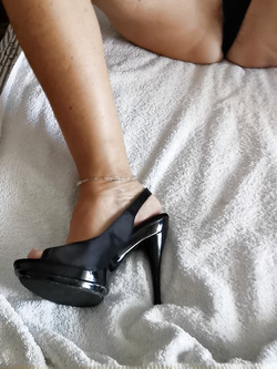 Chi si sega x mia moglie?