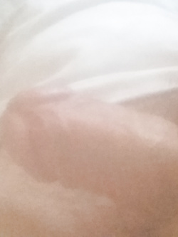 Cazzo quasi pronto ed alcune fighe scopate