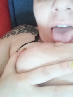 Quando è da sola e ha voglia