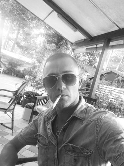 Cerco divertimento non mercenario con donna maura o ragazza