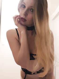 Betti 30 yo BDSM Polish wife slut in action 2