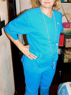 No, il dottore è appena uscito...